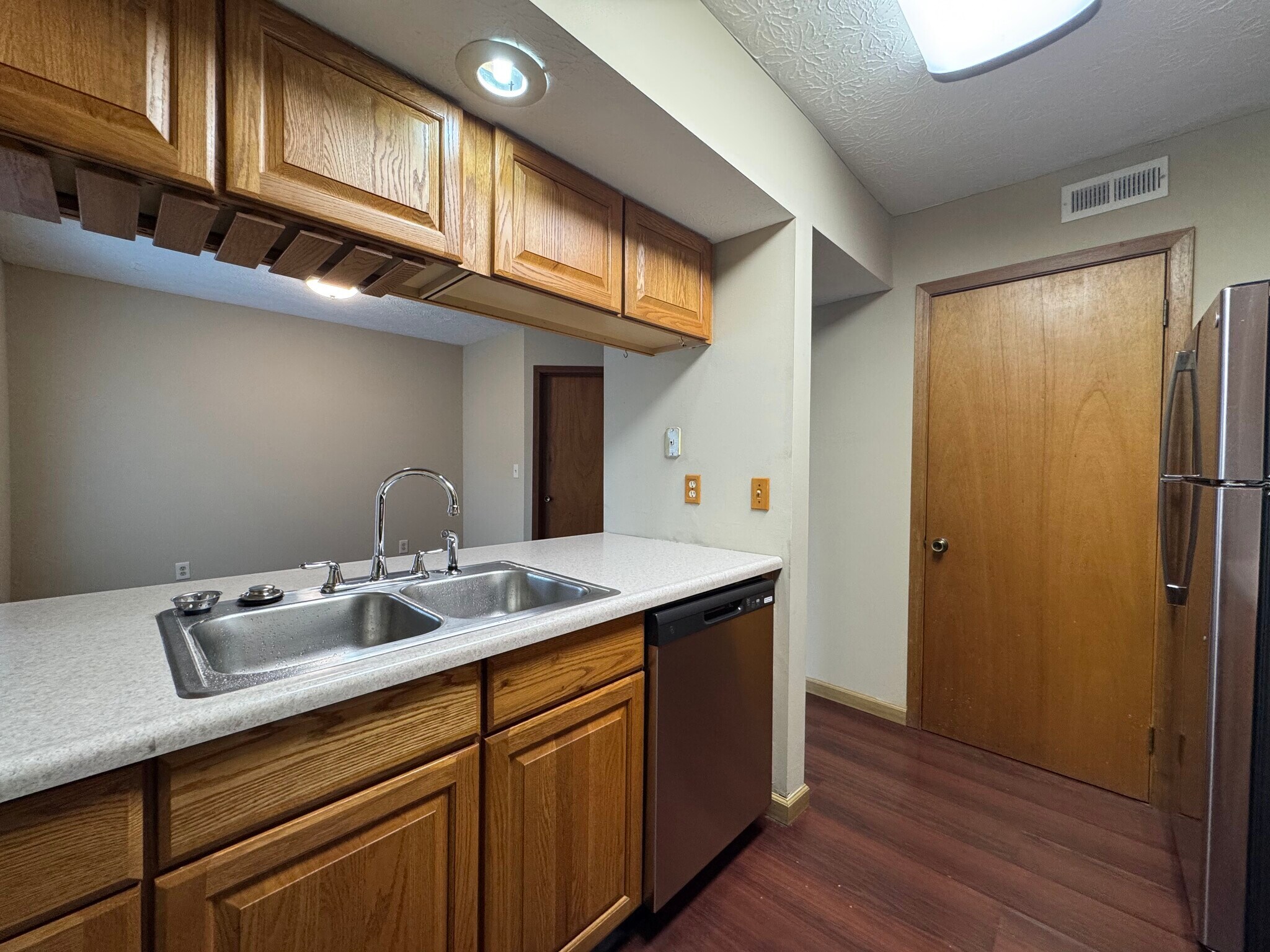Building Photo - 307 Cross Wind Dr