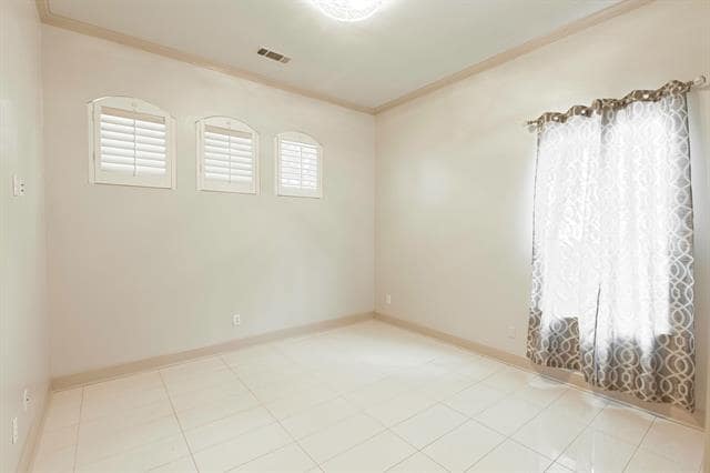 Building Photo - 3700 Watercrest Dr