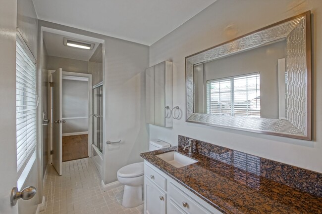 Building Photo - REMODELED, BRIGHT & AIRY, 4BR3BA HOME W/ G...