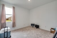 Building Photo - Beautiful 4BR/2BA Home with Open Floor Plan