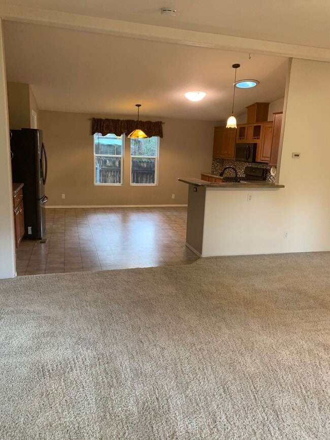 Building Photo - Beautiful Flagstaff Rental