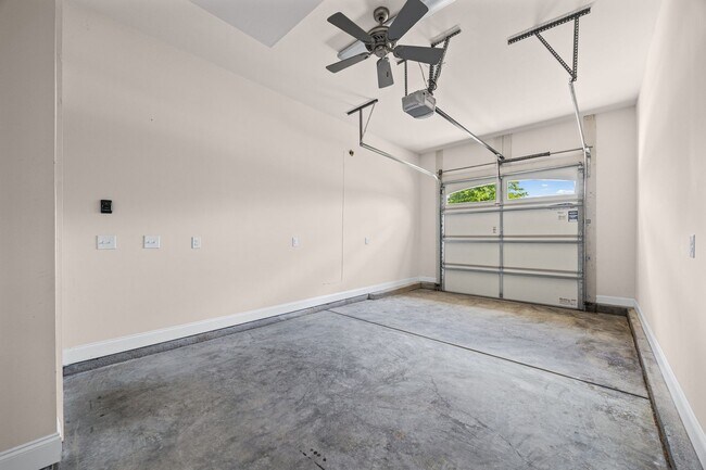 Building Photo - Stunning 4 bedrm, 3.5 Bath home in Chapel Cove of South Charlotte!