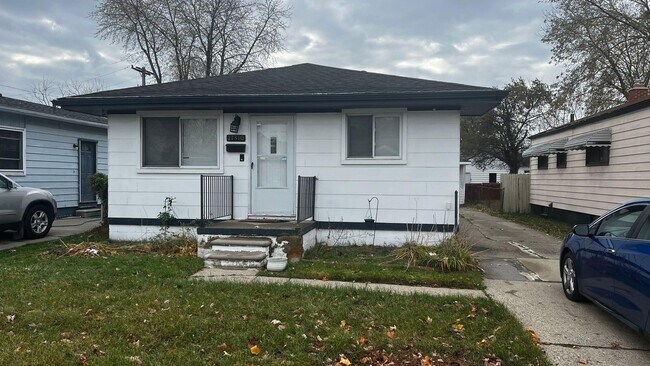 Primary Photo - 11310 Maxwell Ave