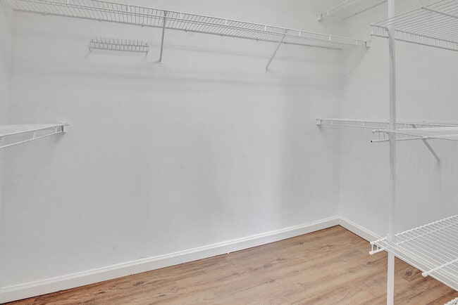 Building Photo - 1022 Island Manor Dr