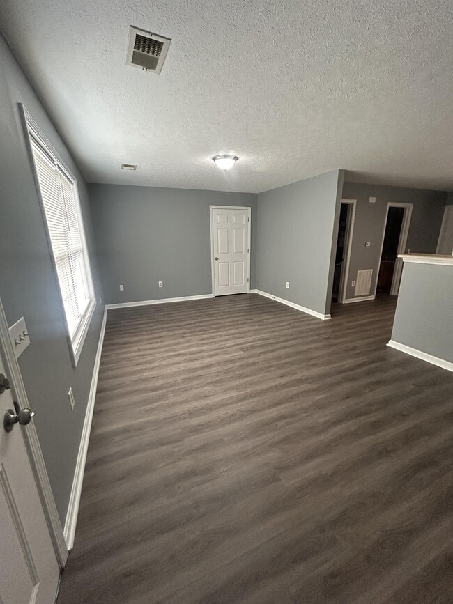 Building Photo - 466 Springfield Rd
