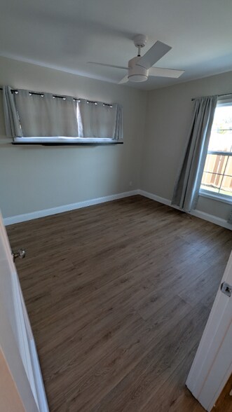 Building Photo - 4885 Naples St