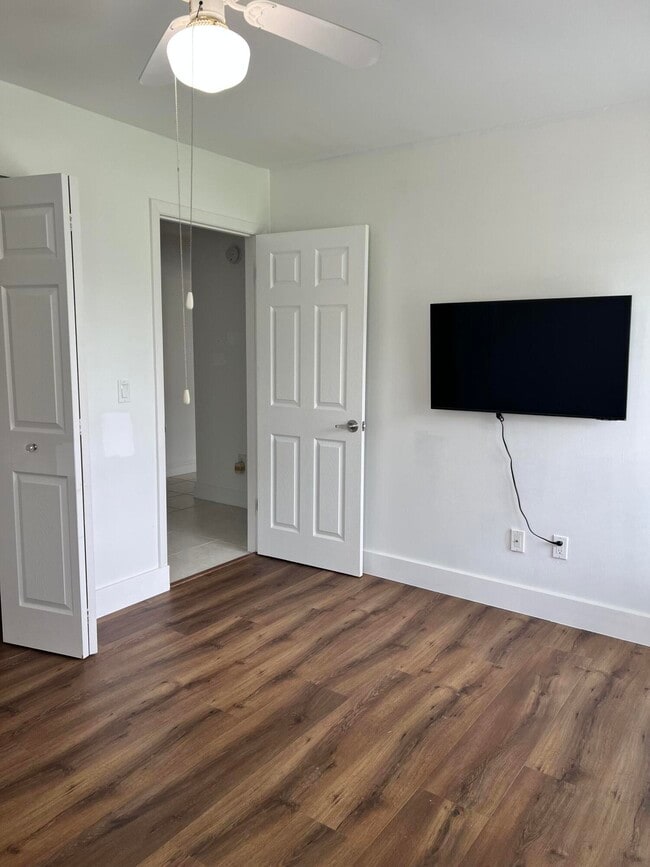 Building Photo - 3210 NW 23rd Ter