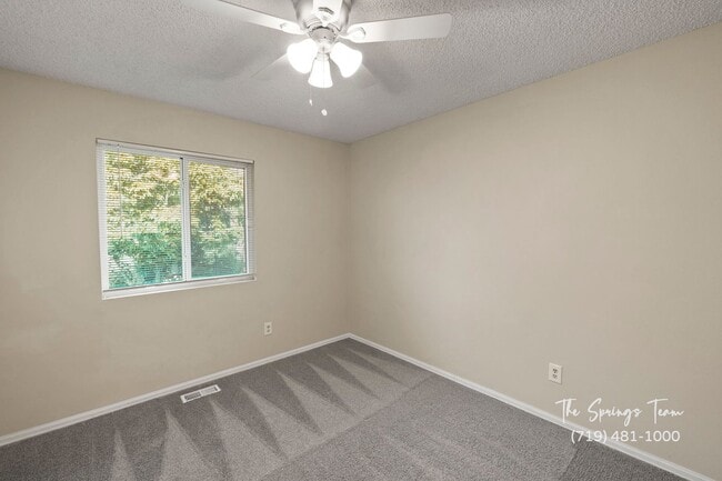 Building Photo - La Jolla 2BD Two-Story Townhome convenient...