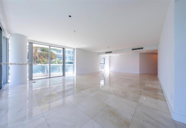 Building Photo - 9401 Collins Ave