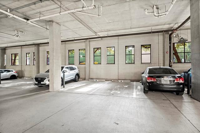 Building Photo - 2950 McKinney Ave