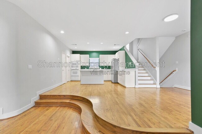 Building Photo - 1604 Reinerman St