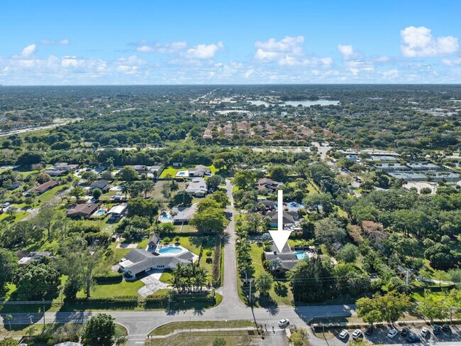 Building Photo - 4501 Briarcliff Ln