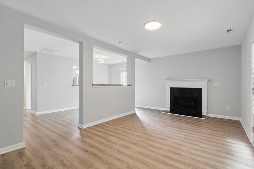 Building Photo - 5408 Gunnette Dr