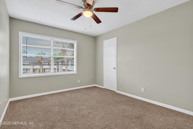 Building Photo - 695 Jimmy Buffett Mem Hwy