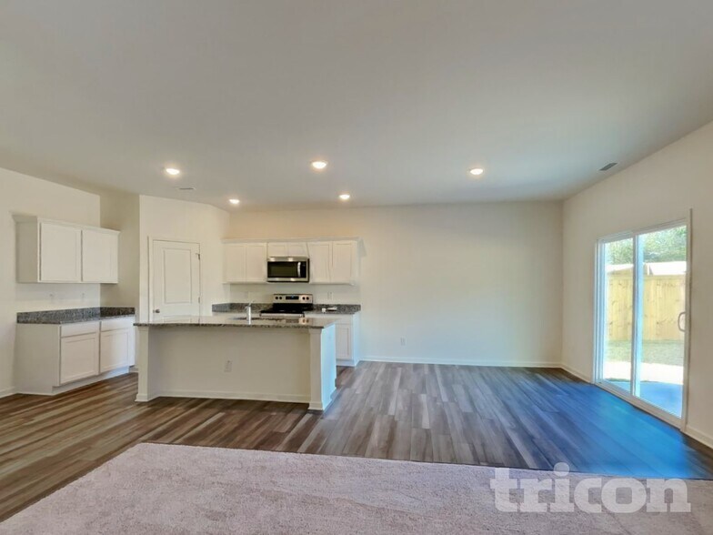Building Photo - 130 Lynnridge Dr