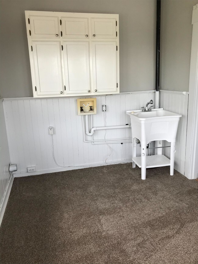 Building Photo - 819 29th St S