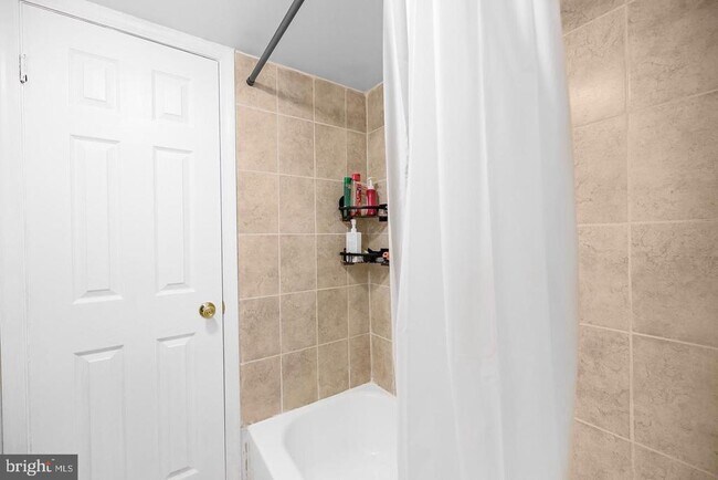 Building Photo - 3808 Laramie Pl