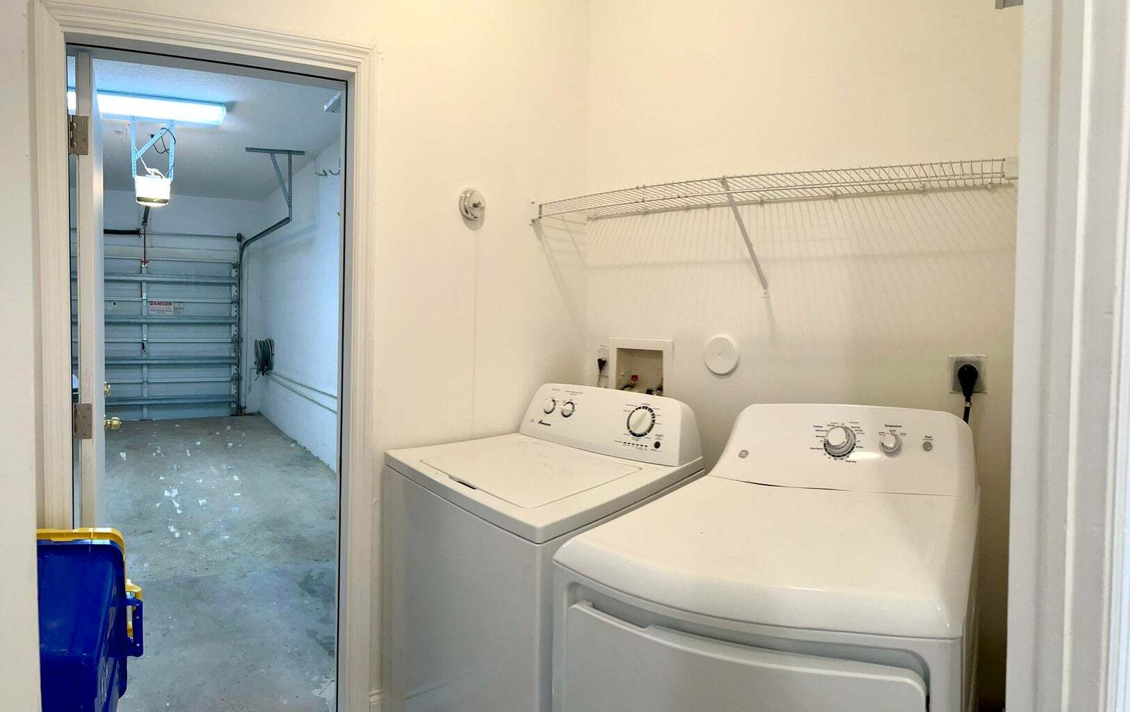 Building Photo - 10253 Via Hibiscus