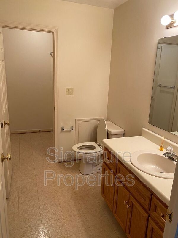 Building Photo - 442 Tinkerview Dr