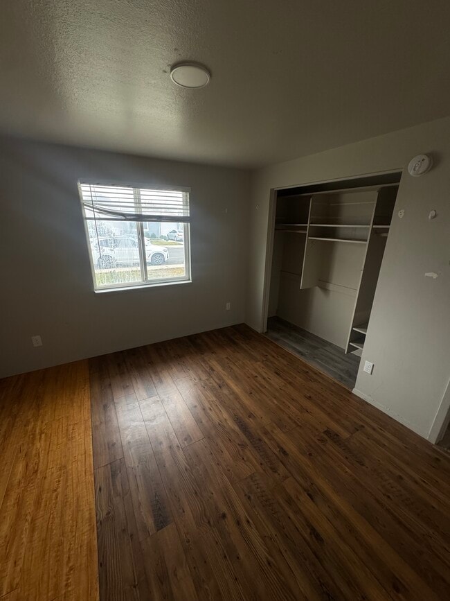 Building Photo - 54 W 300 S St