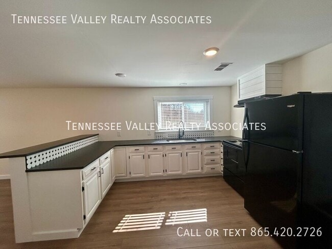 Building Photo - 2321 Bradford St