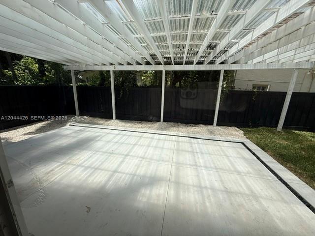 Building Photo - 1047 NE 84th St