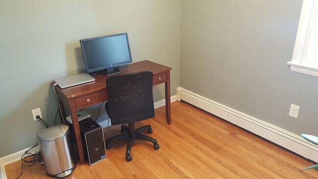 Building Photo - Incredibly well maintained rancher in Monrovia available mid June!