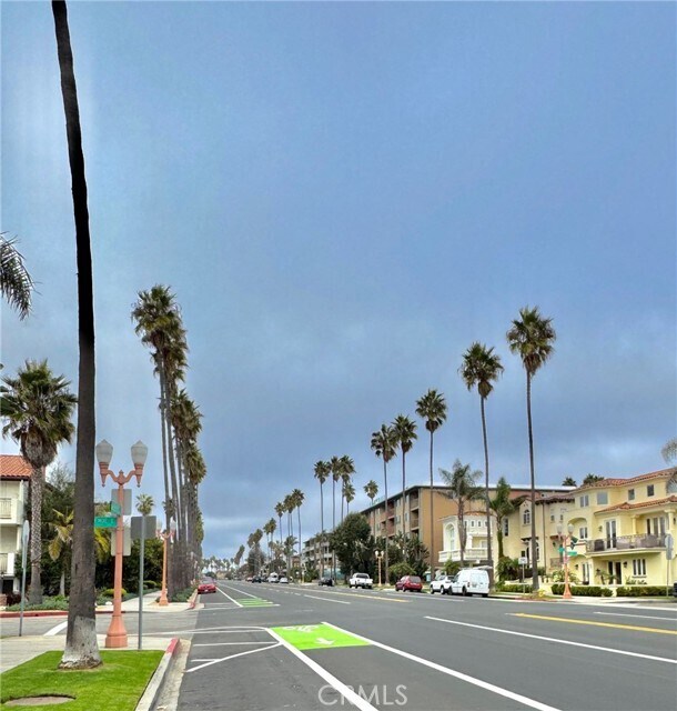 Building Photo - 1301 S Catalina Ave