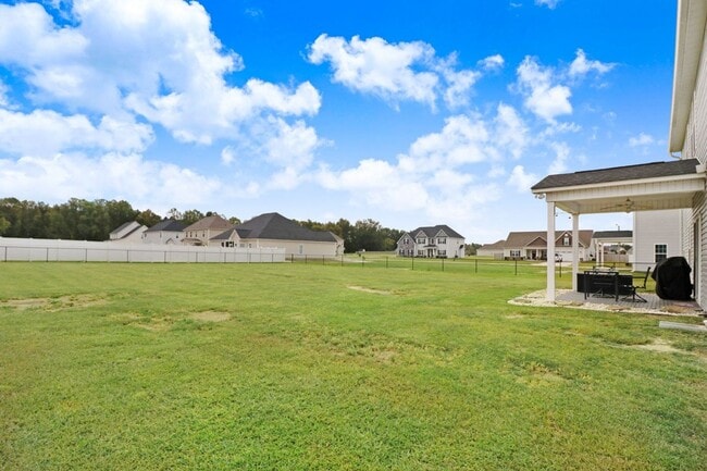 Building Photo - STUNNING & SPACIOUS 4 BR | 2.5 BA 2-Story *Pikeville School District*