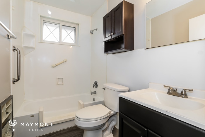 Building Photo - 2540 Highwood Ln