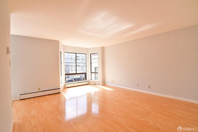 Building Photo - 359 5th Ave