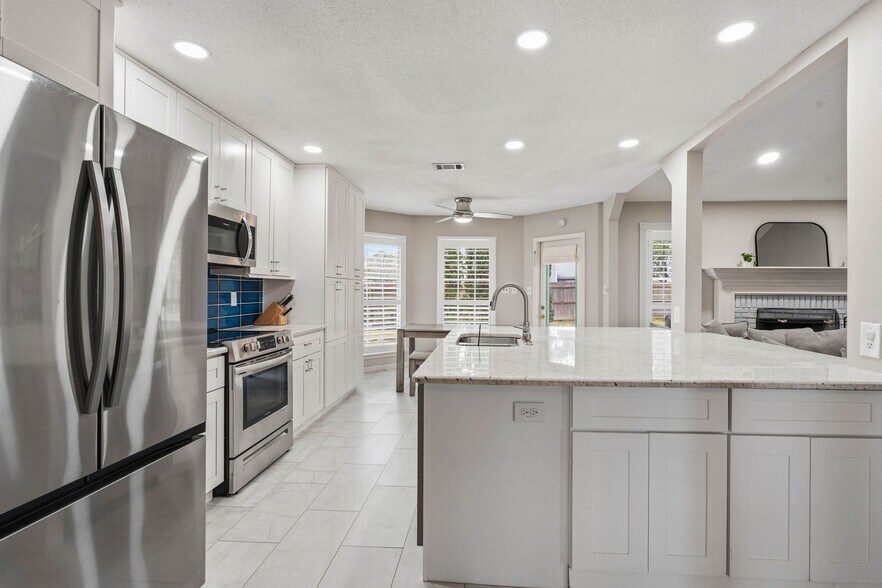 Building Photo - 2187 Calle De Castelar