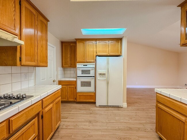 Building Photo - Lovely 3 Bedroom Home!