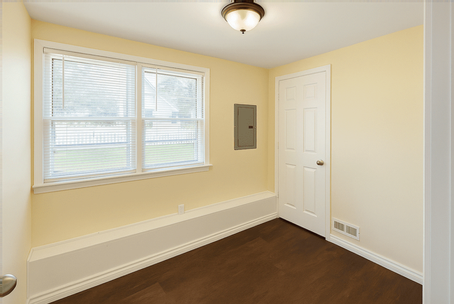 Building Photo - 14736 Haggerty Rd