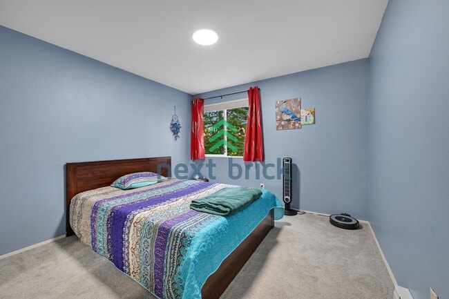 Building Photo - Charming 3-bedroom, 2.5 baths | Family-Friendly Bellevue Crossroads Neighborhood