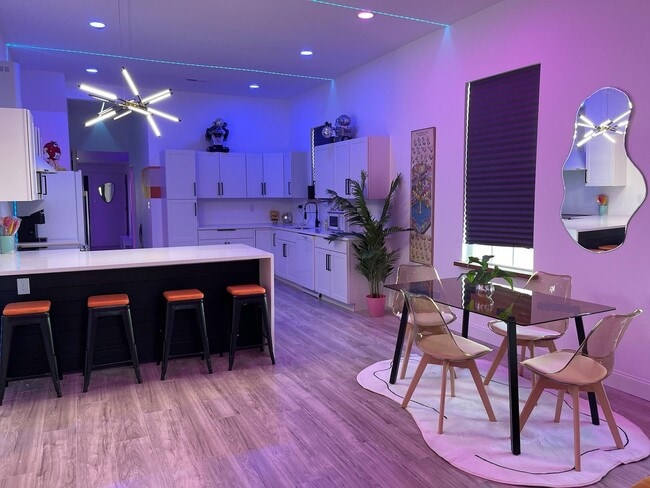 Building Photo - 1726 Vesey Ave