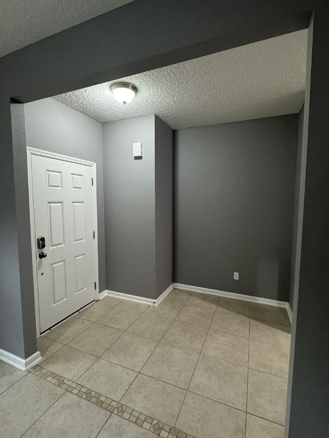 Building Photo - For Rent