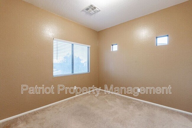 Building Photo - 42509 N 45th Dr