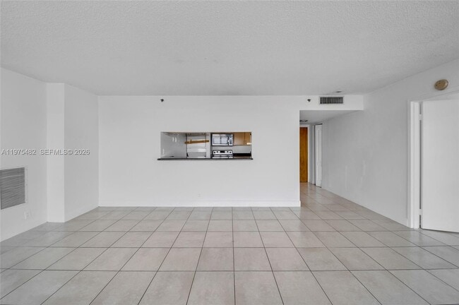 Building Photo - 7601 E Treasure Dr