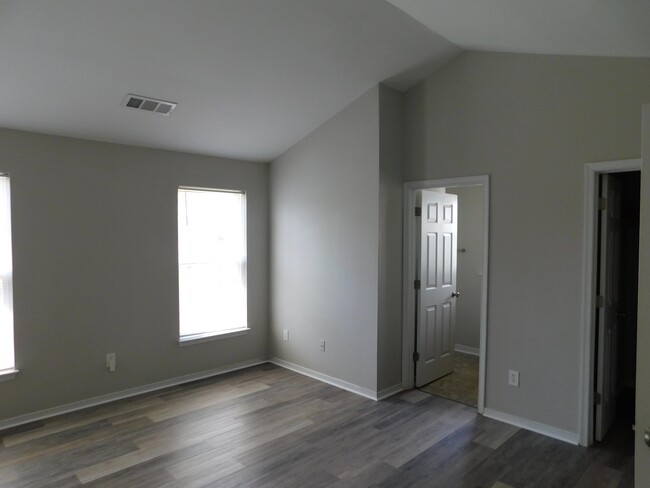 Building Photo - 406 Kingsridge Rd