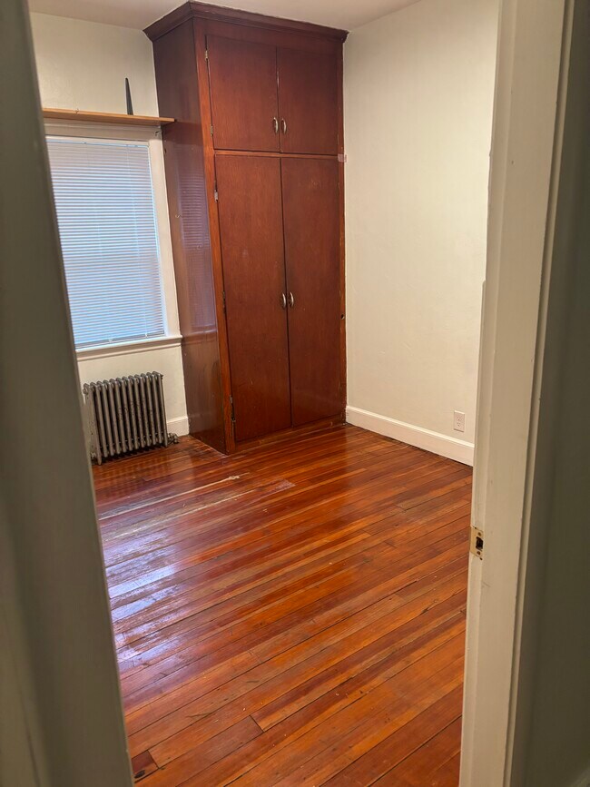 Building Photo - 103 Essex St