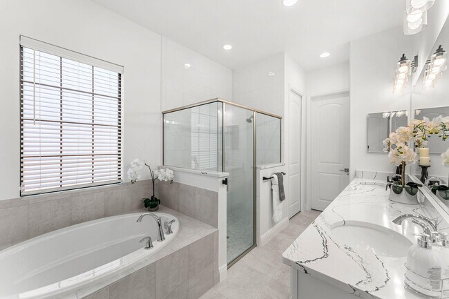 Building Photo - 8130 Allure Dr