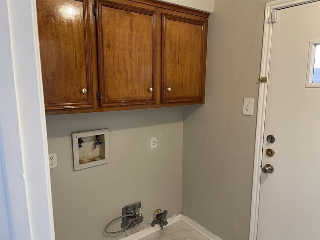 Building Photo - 8403 Windy Cove Ct