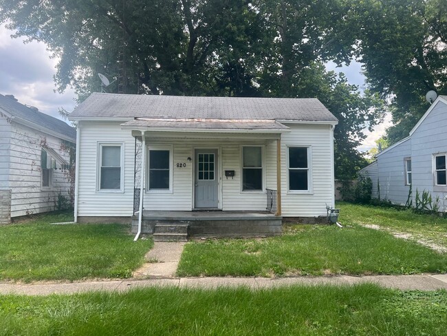 Primary Photo - Centrally Located 2 Bedroom 1 Bath House!