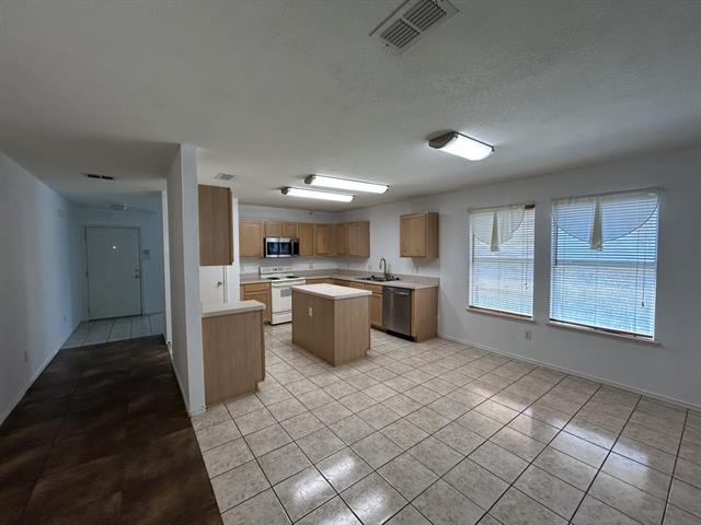 Building Photo - 1820 Southridge Ln