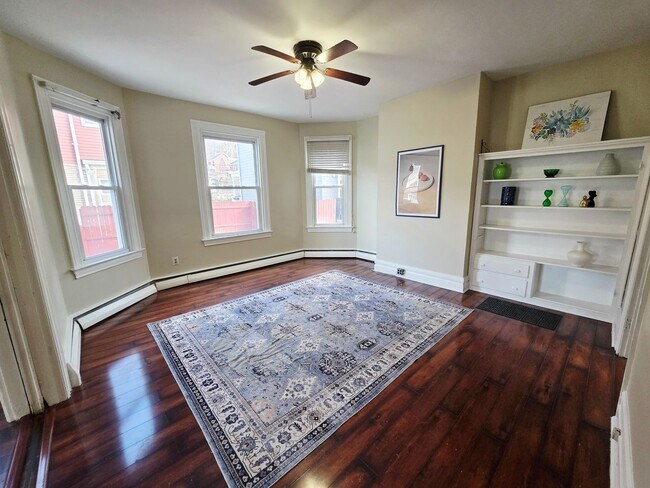 Building Photo - 20 Walnut St