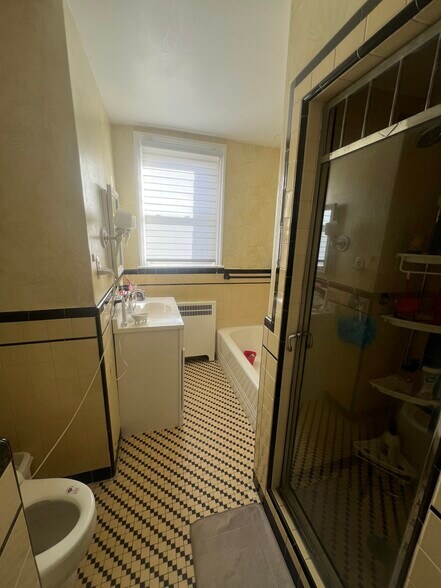 Building Photo - 3339 Oakmont St