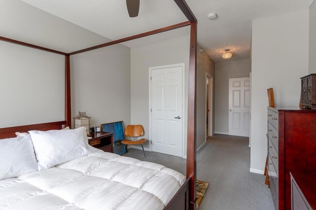 Building Photo - 545 N 1st St