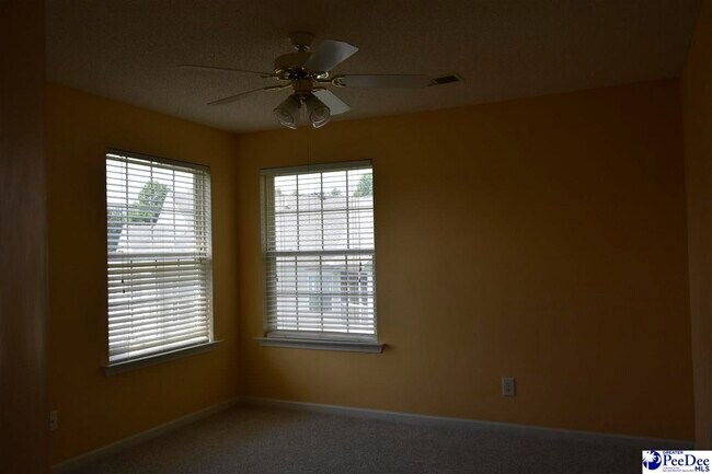 Building Photo - 2125 Sanderling Dr