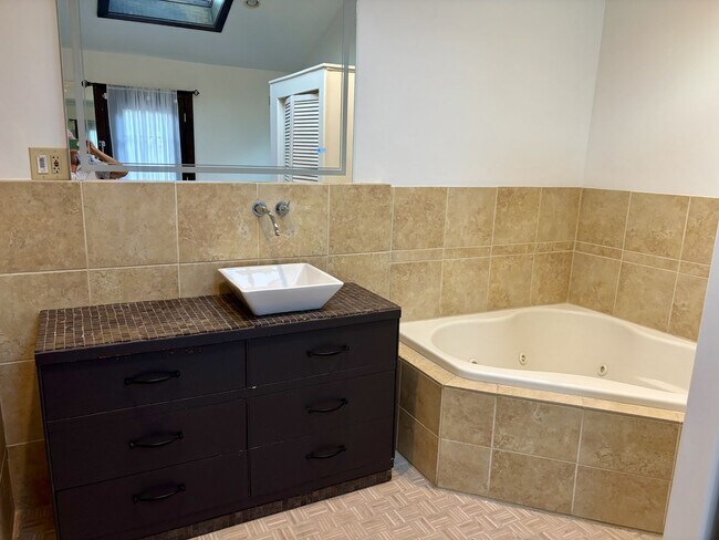Building Photo - 6317 Percy Dr